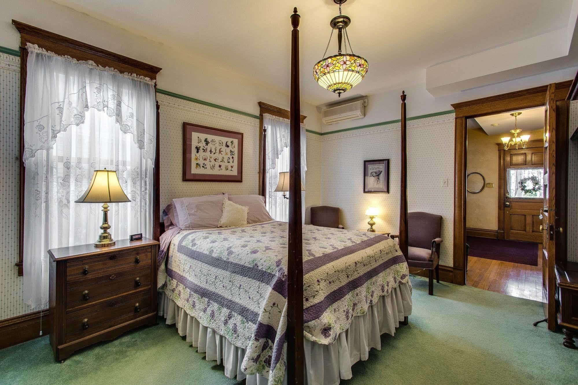 Harrison House Bed & Breakfast Naperville Εξωτερικό φωτογραφία