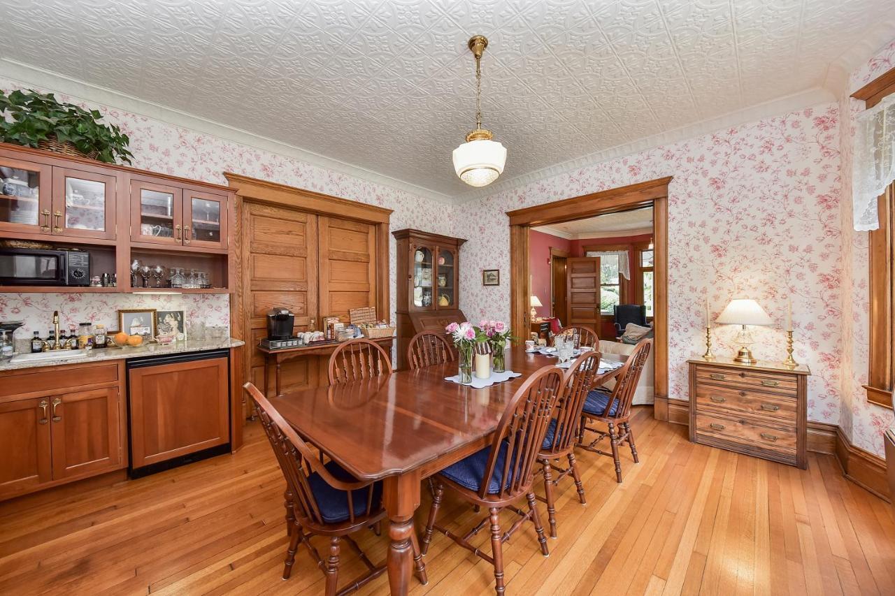 Harrison House Bed & Breakfast Naperville Εξωτερικό φωτογραφία