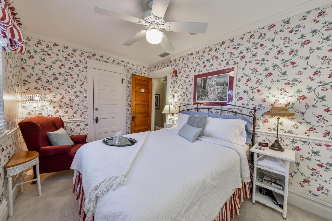 Harrison House Bed & Breakfast Naperville Δωμάτιο φωτογραφία