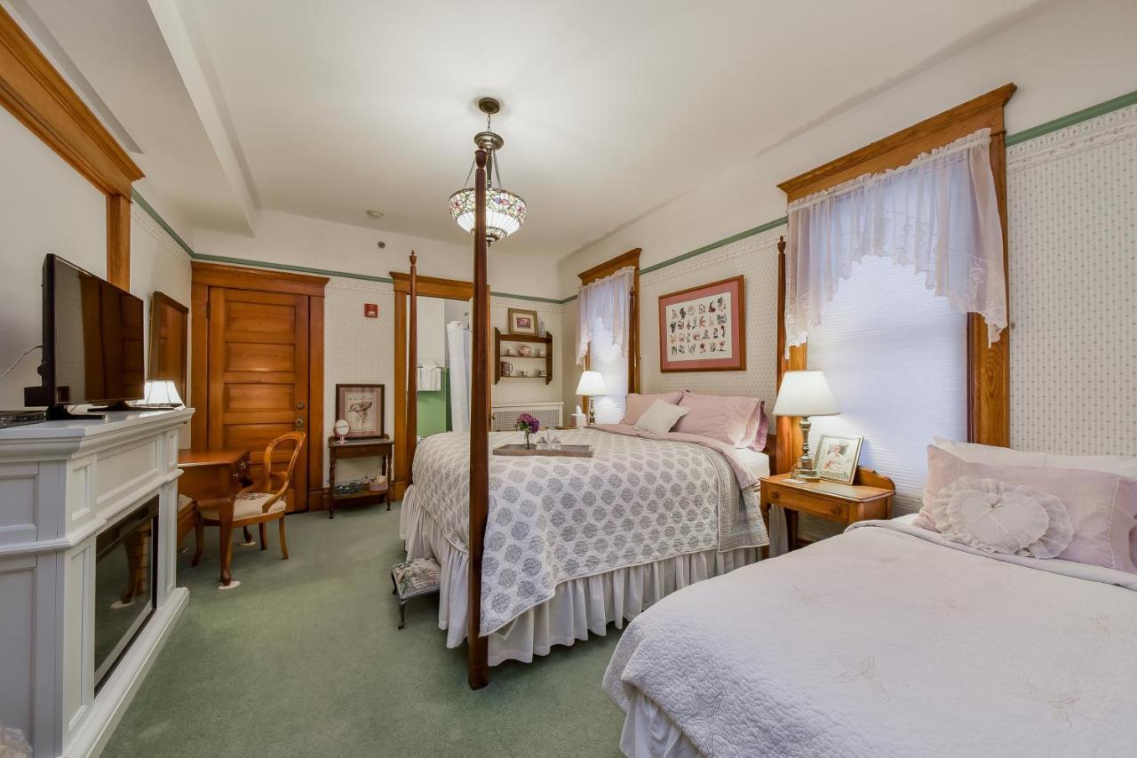 Harrison House Bed & Breakfast Naperville Δωμάτιο φωτογραφία